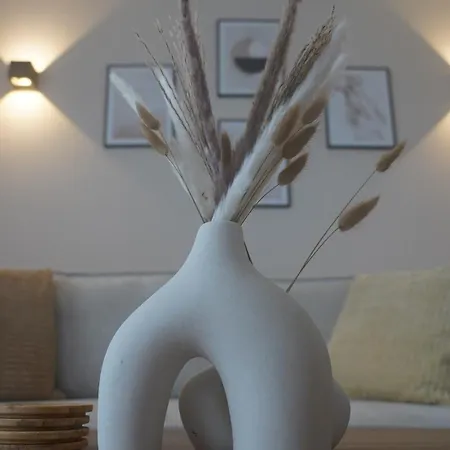 Zentral & Modern Naehe Duesseldorf Und Koeln ヴッパータール